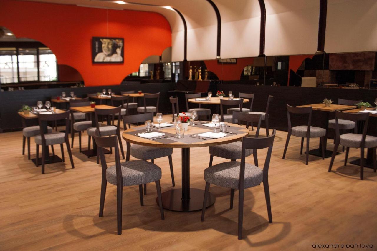 Logis Hotel Restaurant De France Сен-Женье-д'Оль Экстерьер фото
